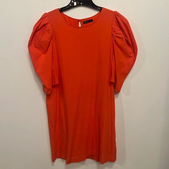 V ery J Dress - Picture 1 of 6